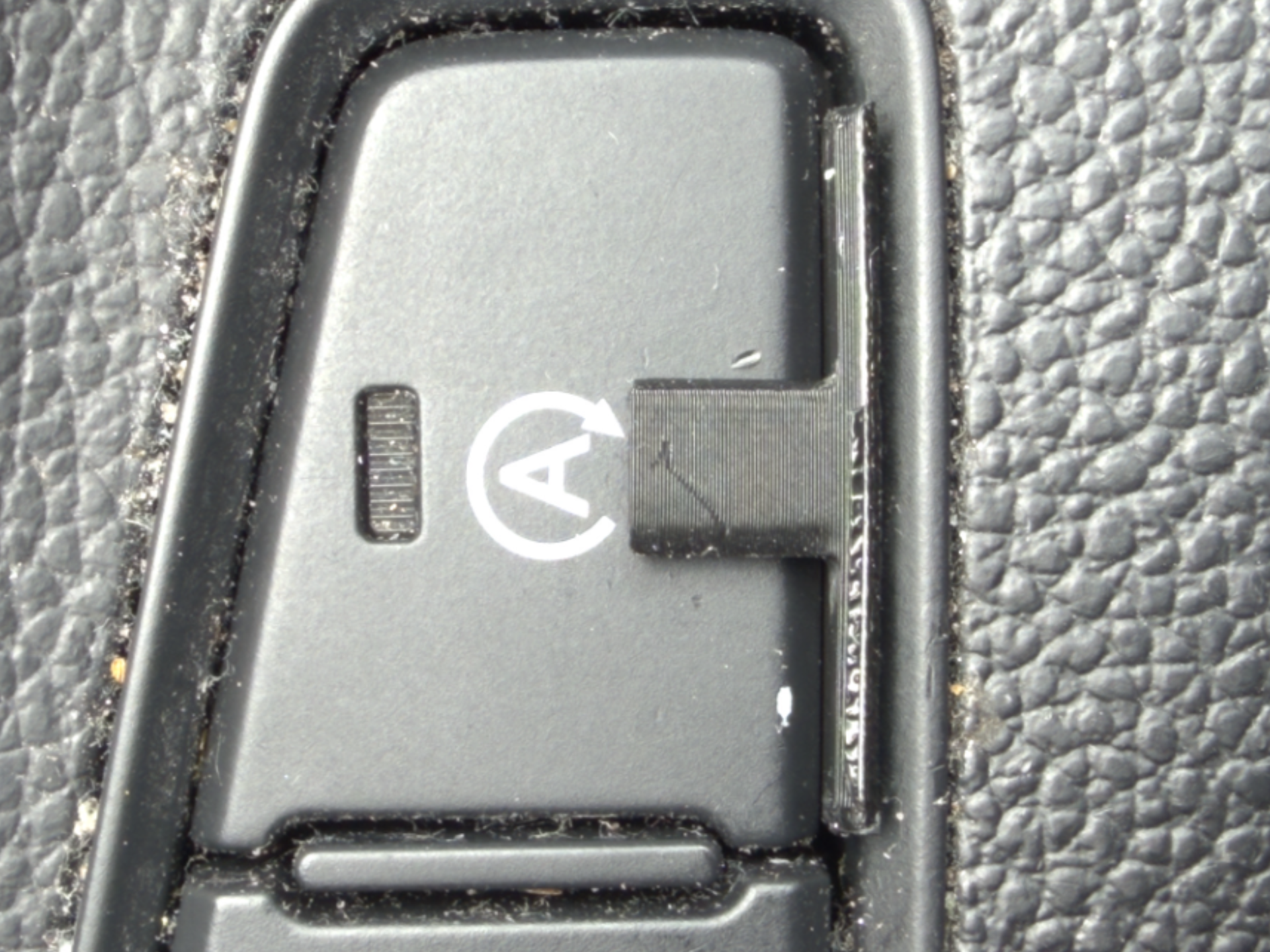 Hyundai i20 (2015–2020 EU) A OFF Disable Insert