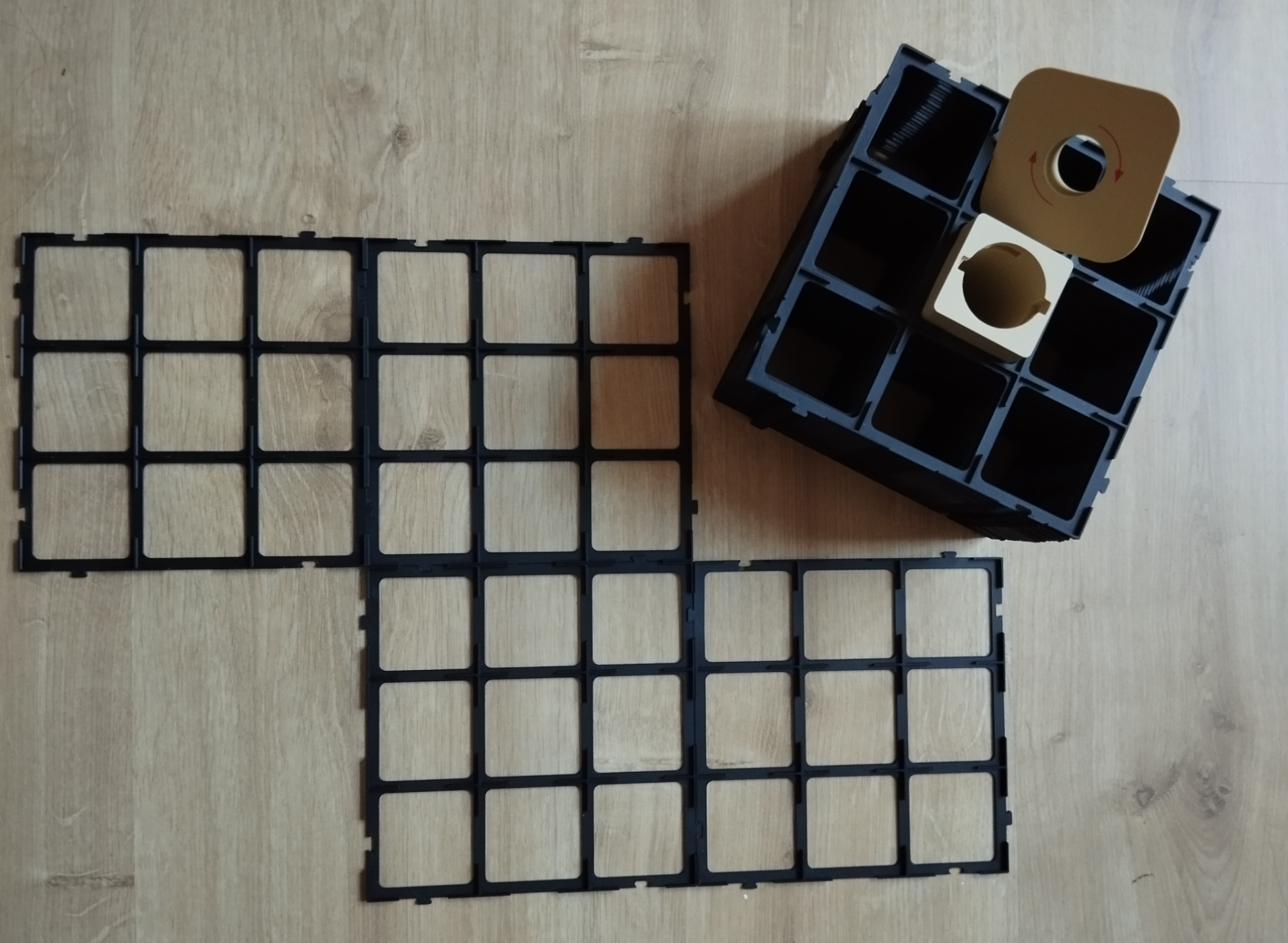 Carcassonne tile grids with holder