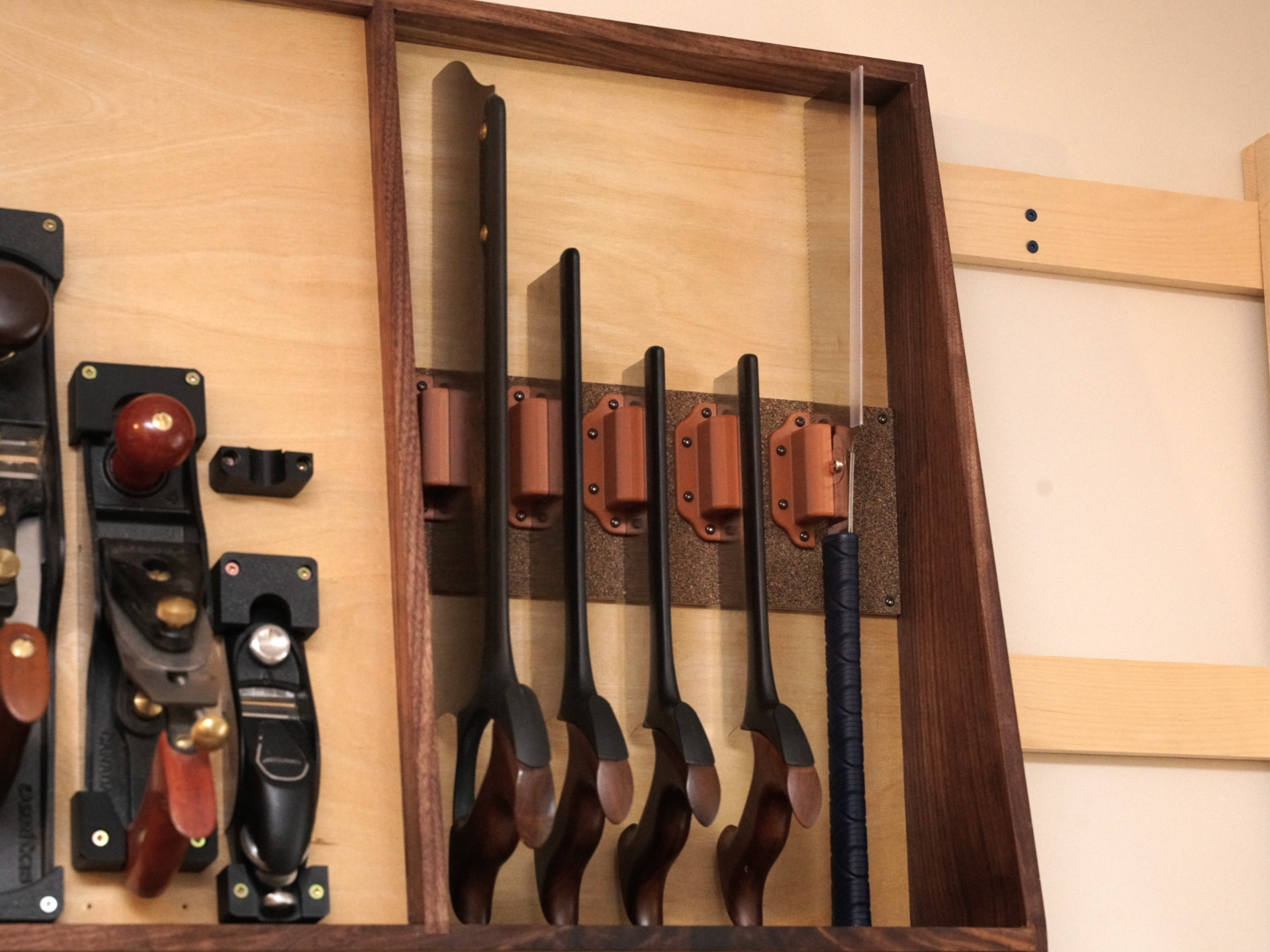 Hand Saw Magnetic Mount Rack