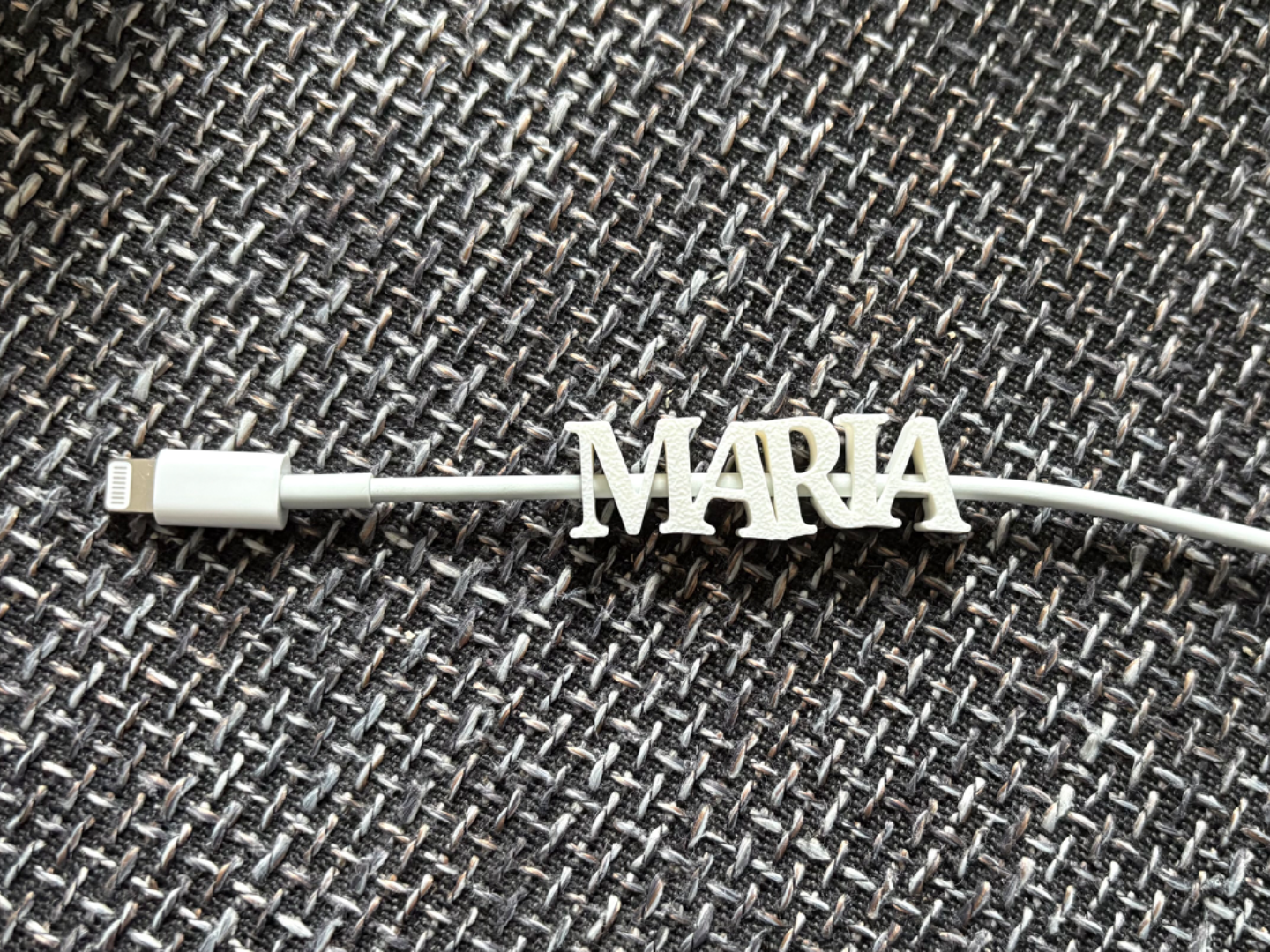 Charching cable name tag "Maria"