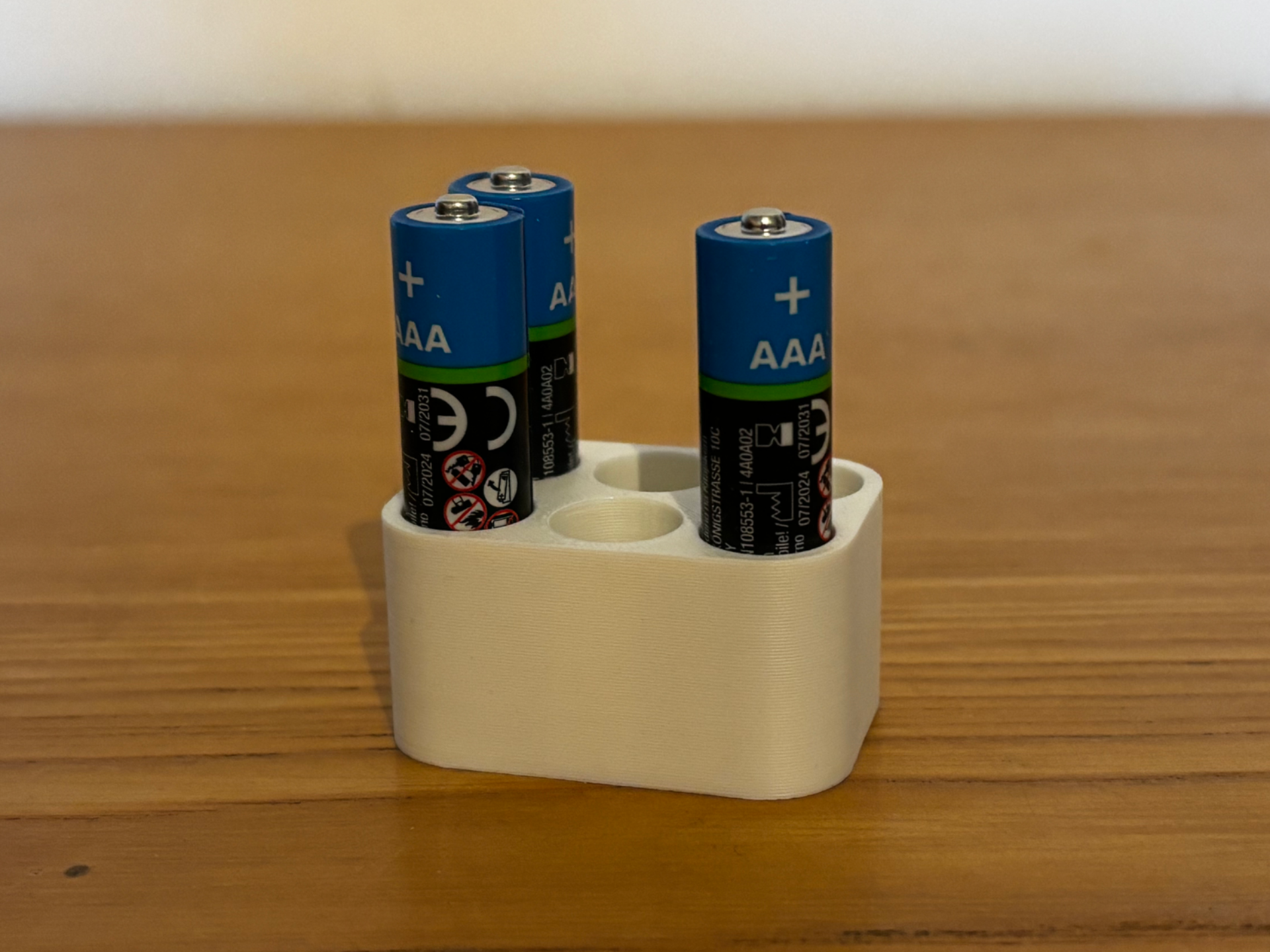 Parametric Battery Holder (AA, AAA, 18650, Custom)