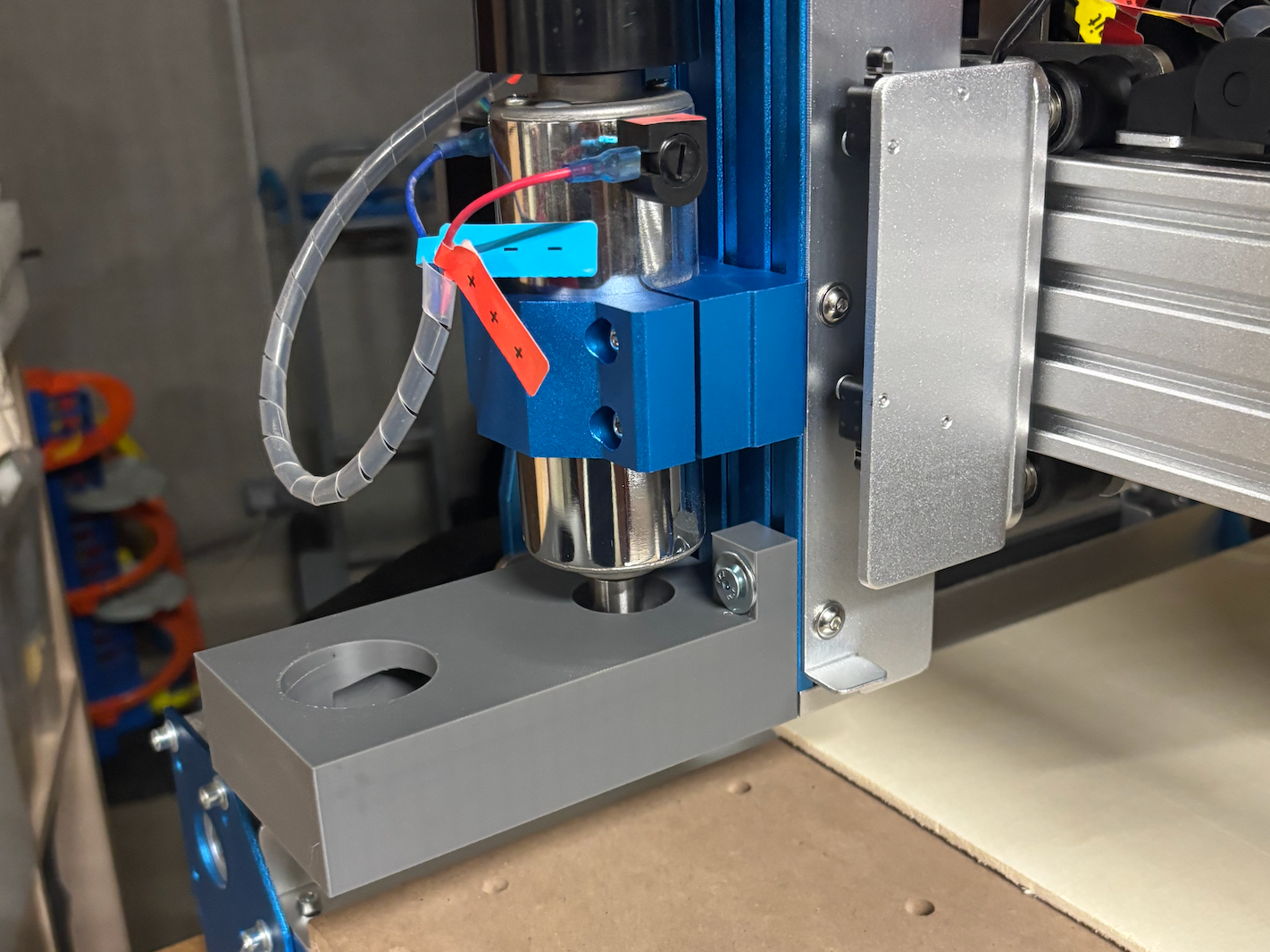 Front EVAC Holder for CNC Dust Extraction