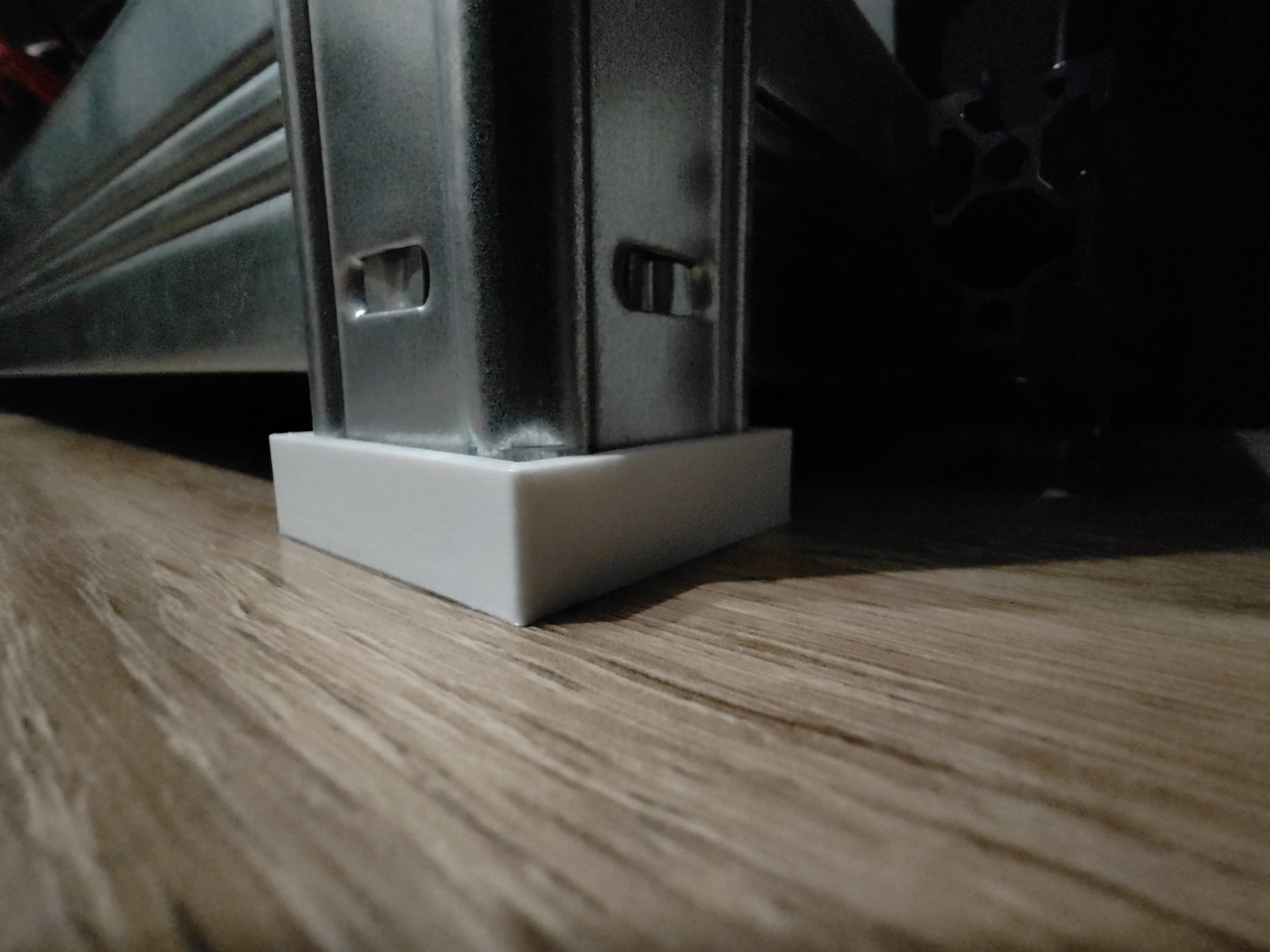Foot for 12x12mm workshop shelving