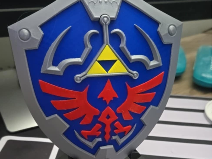 Zelda TP Hylian Shield w Display Stand