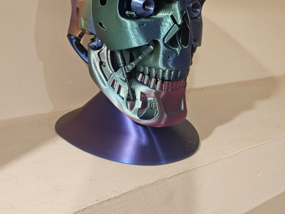 rescaled stand for t800 model (real size)