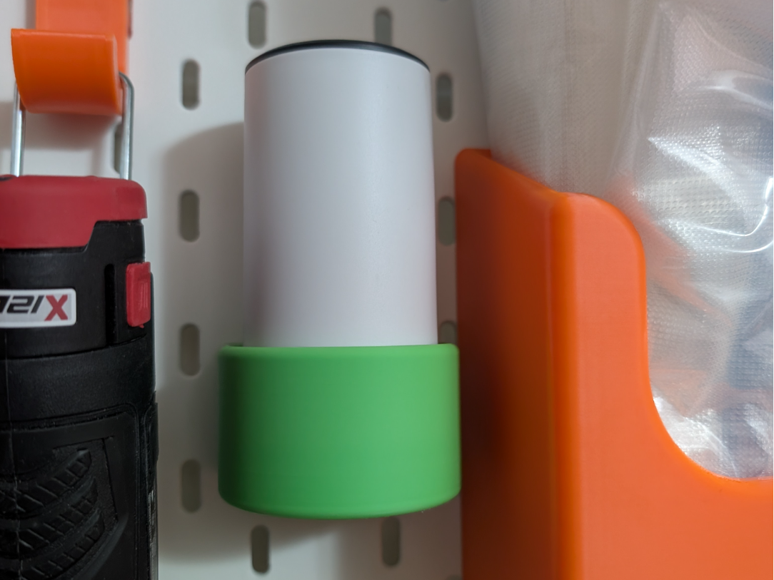 Vacuum bag pump holder for skadis (52mm diameter)