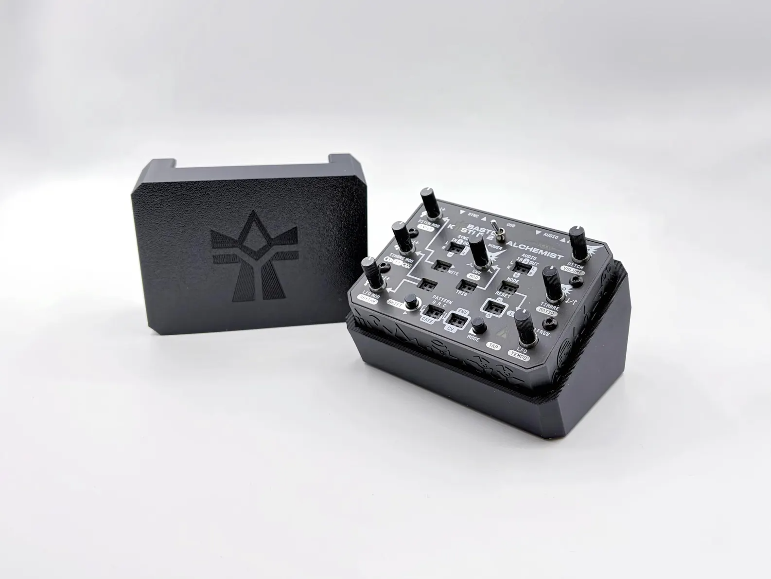 Bastl Kastle 2 Stand & Cover