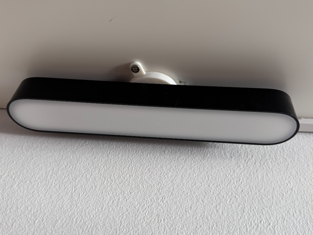 Schraubbarer Halter für Philips Hue Play Lightbar
