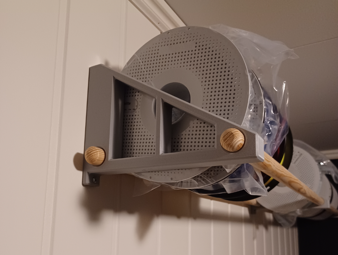 Filament shelf bracket, 23mm broomhandle / dowel