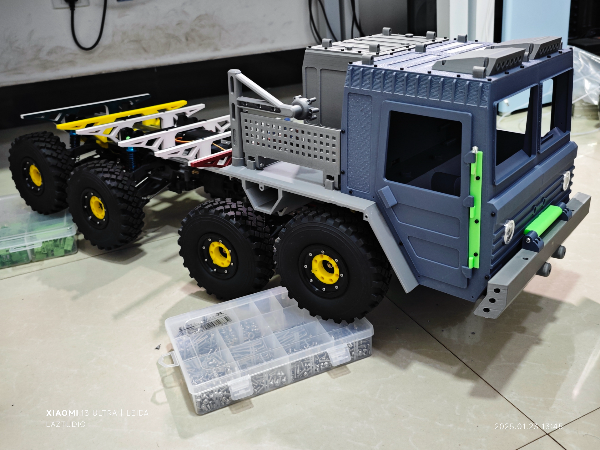 8x8卡车带铲前保险杠