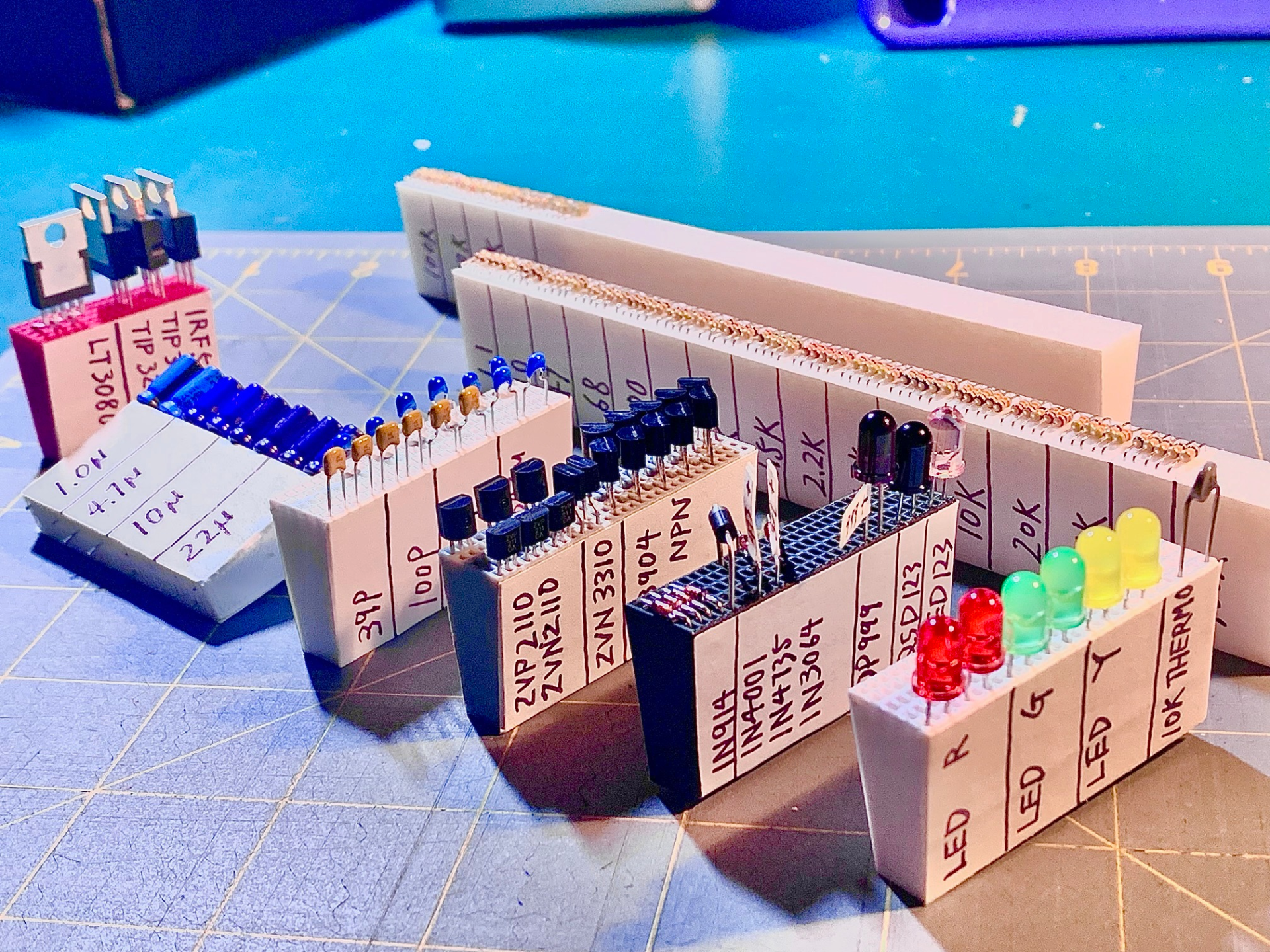 Organizing widget for breadboard project