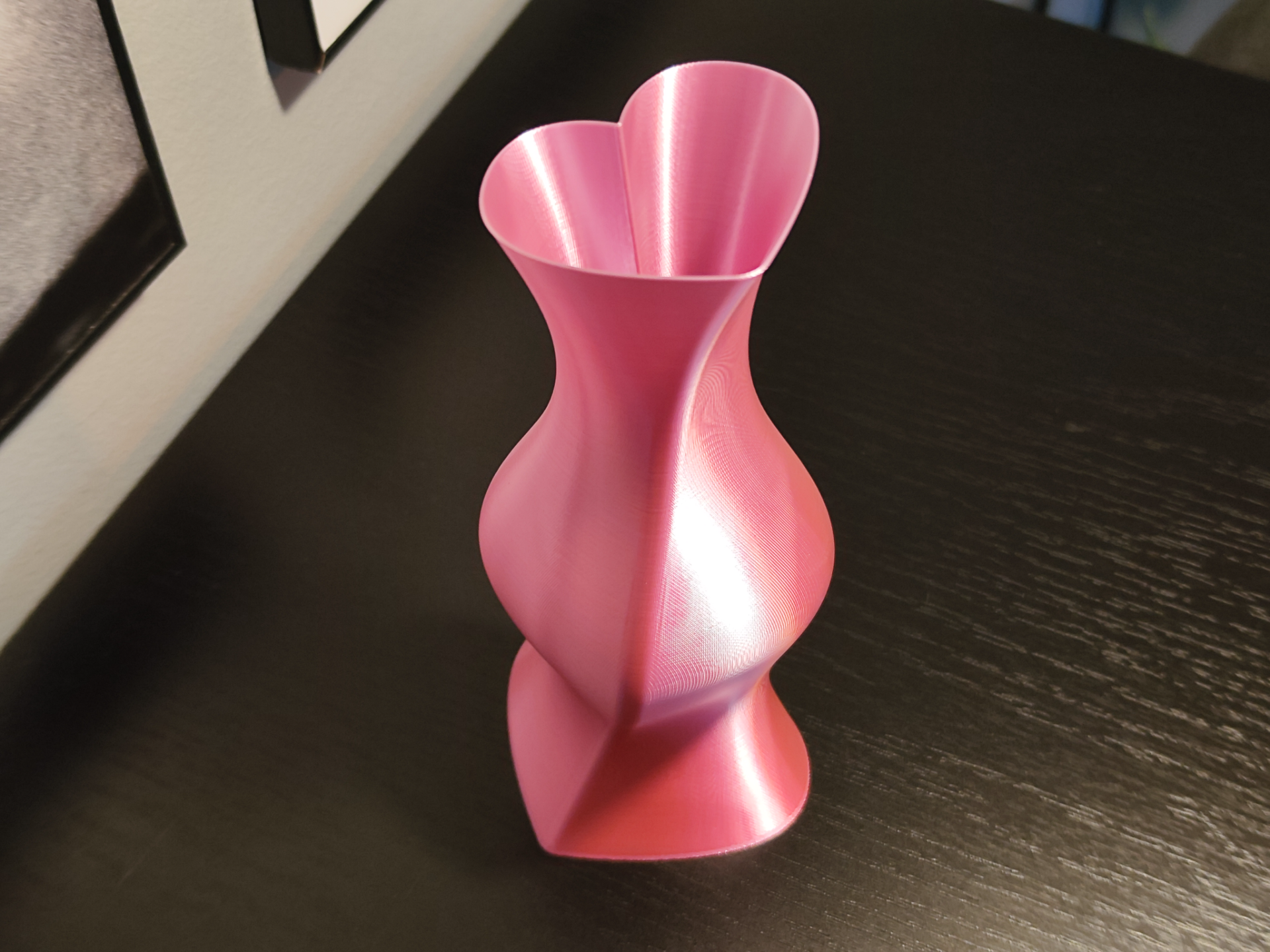 Elegant Spiral Heart Vase