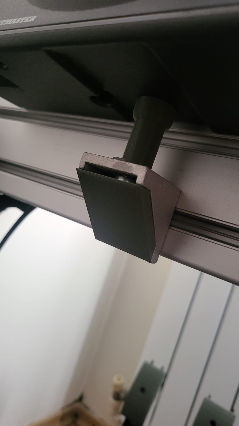 Aluminium cover for 90 degrees brackets