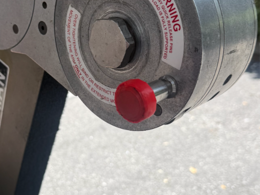 CL Peewee Dolly Tilt Lock Knob Cover RED