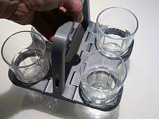 Klappbarer 4 Becherhalter mit Griff (Parametrisch)