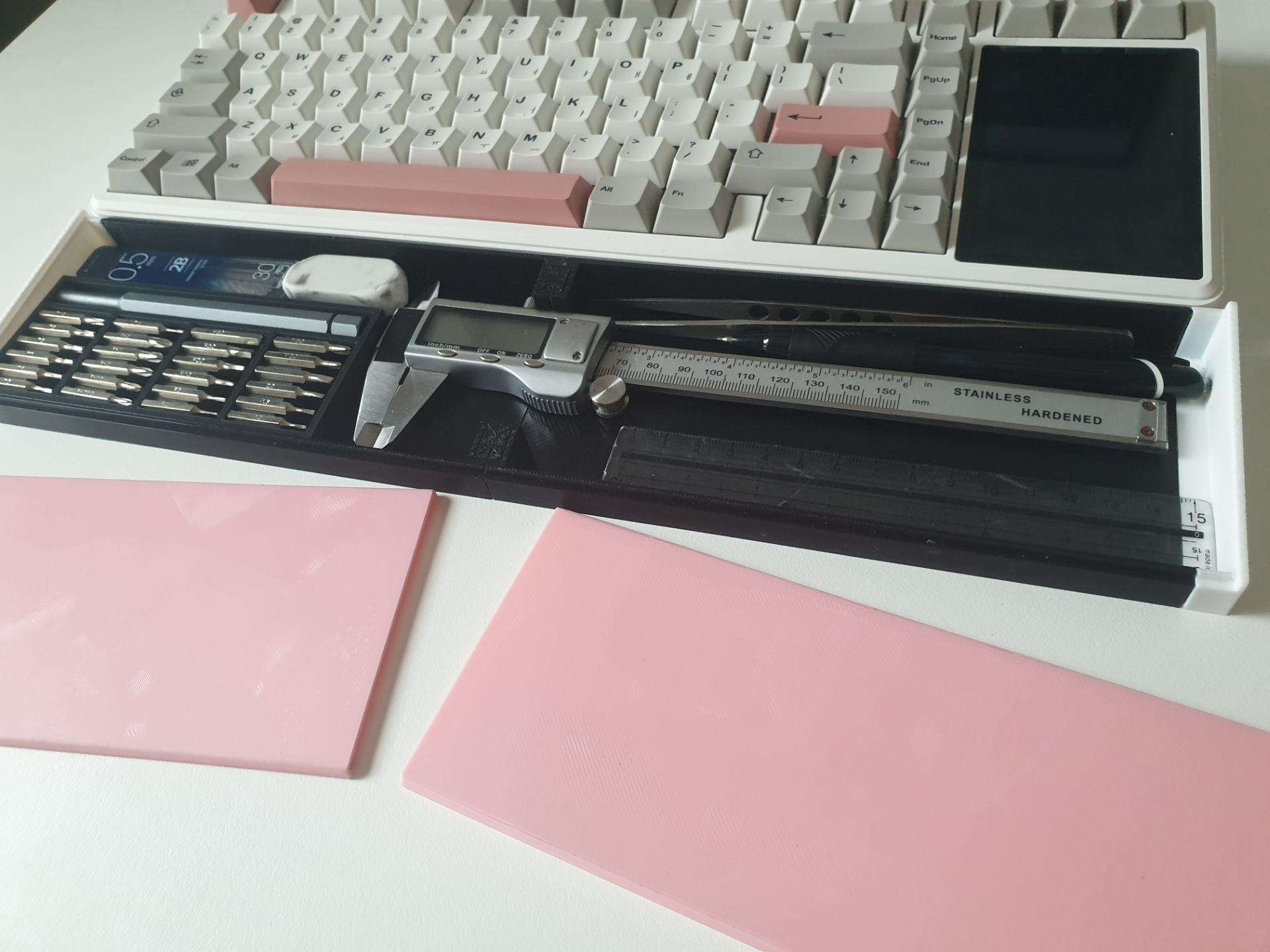 wrist rest with storage