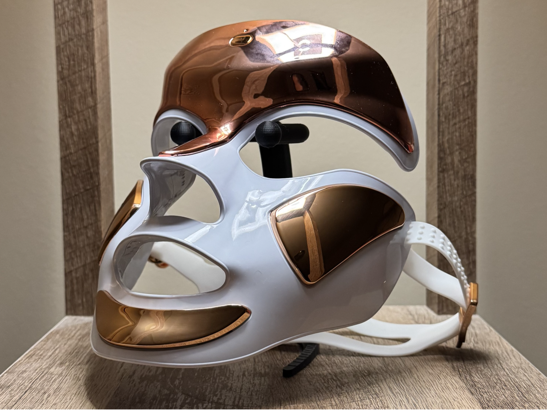 Light Therapy Face Mask Stand