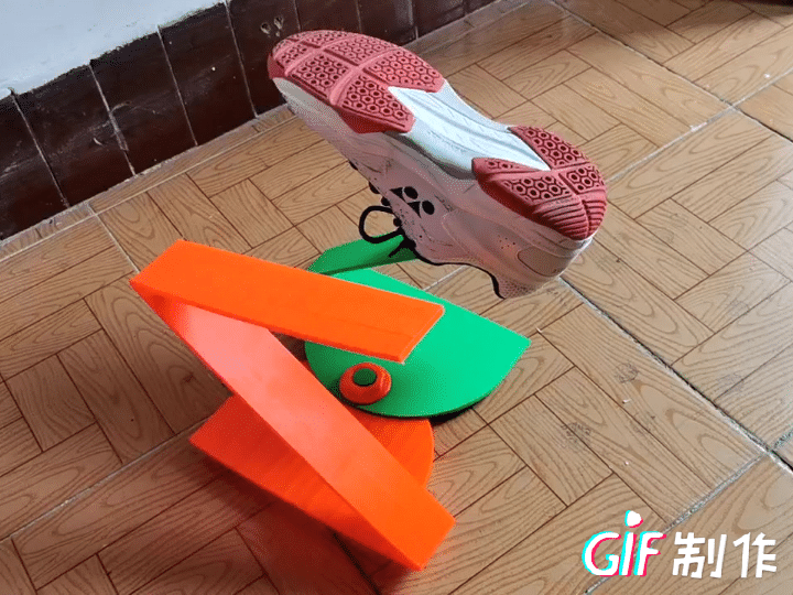 A Bracket for Quickly Drying Shoes