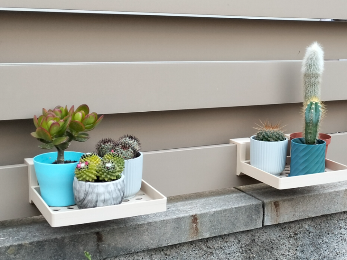 Railing planter pot