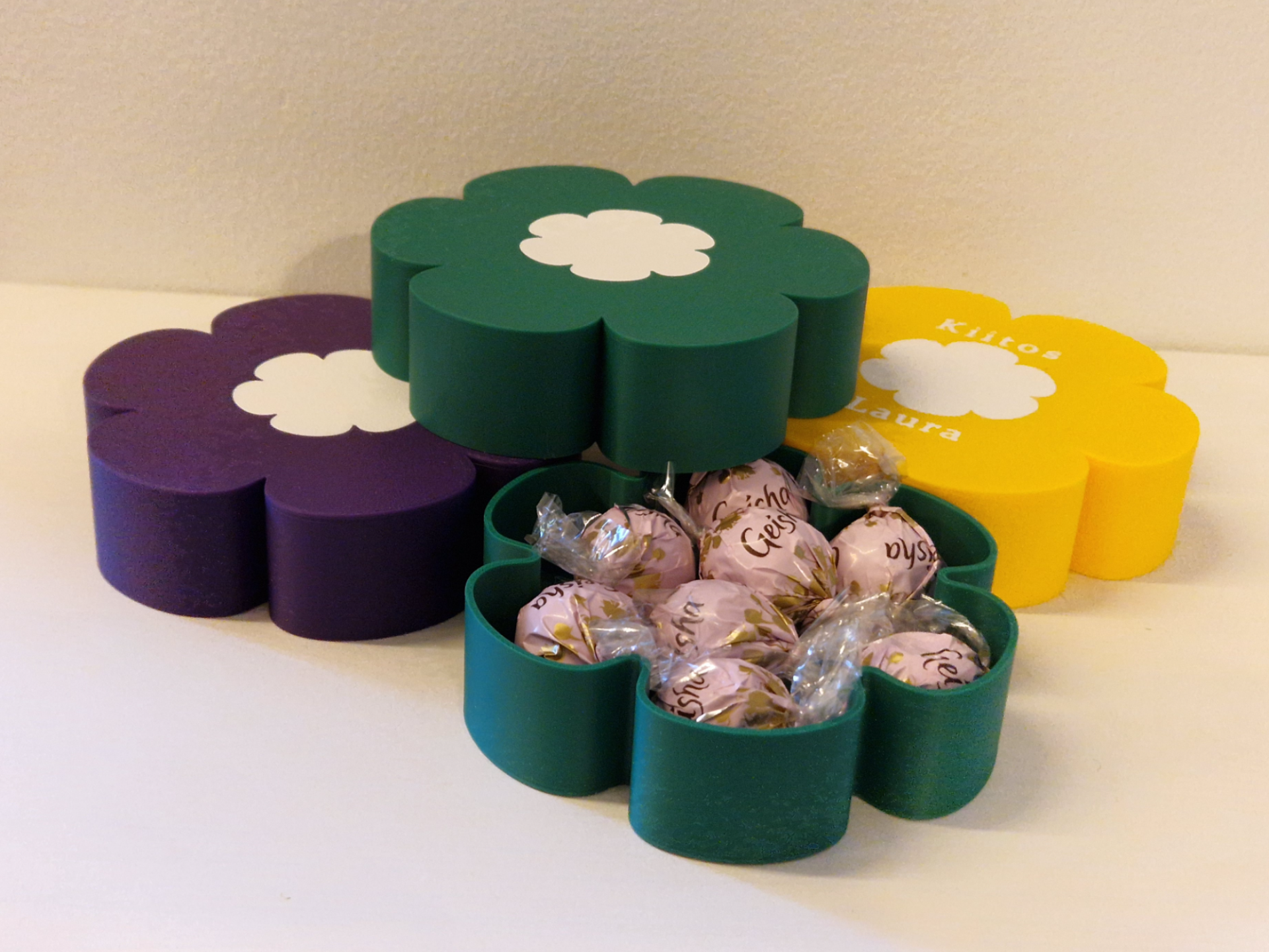 Flower-Shaped Gift Box - with and without text