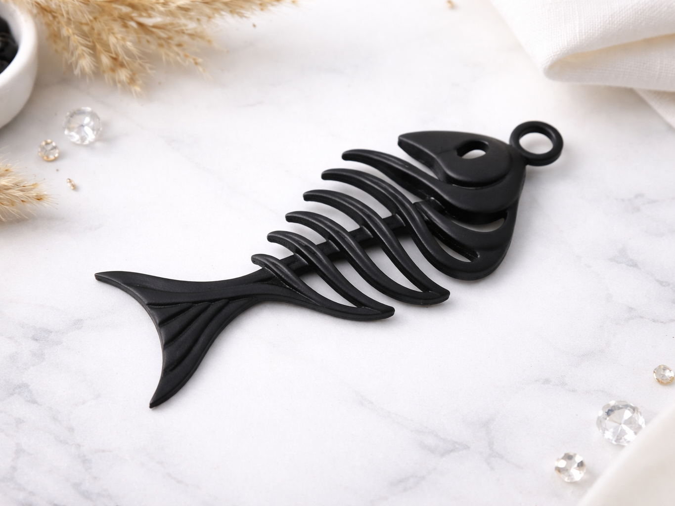 Modern Fish Skeleton Pendant - Fashion Accessory