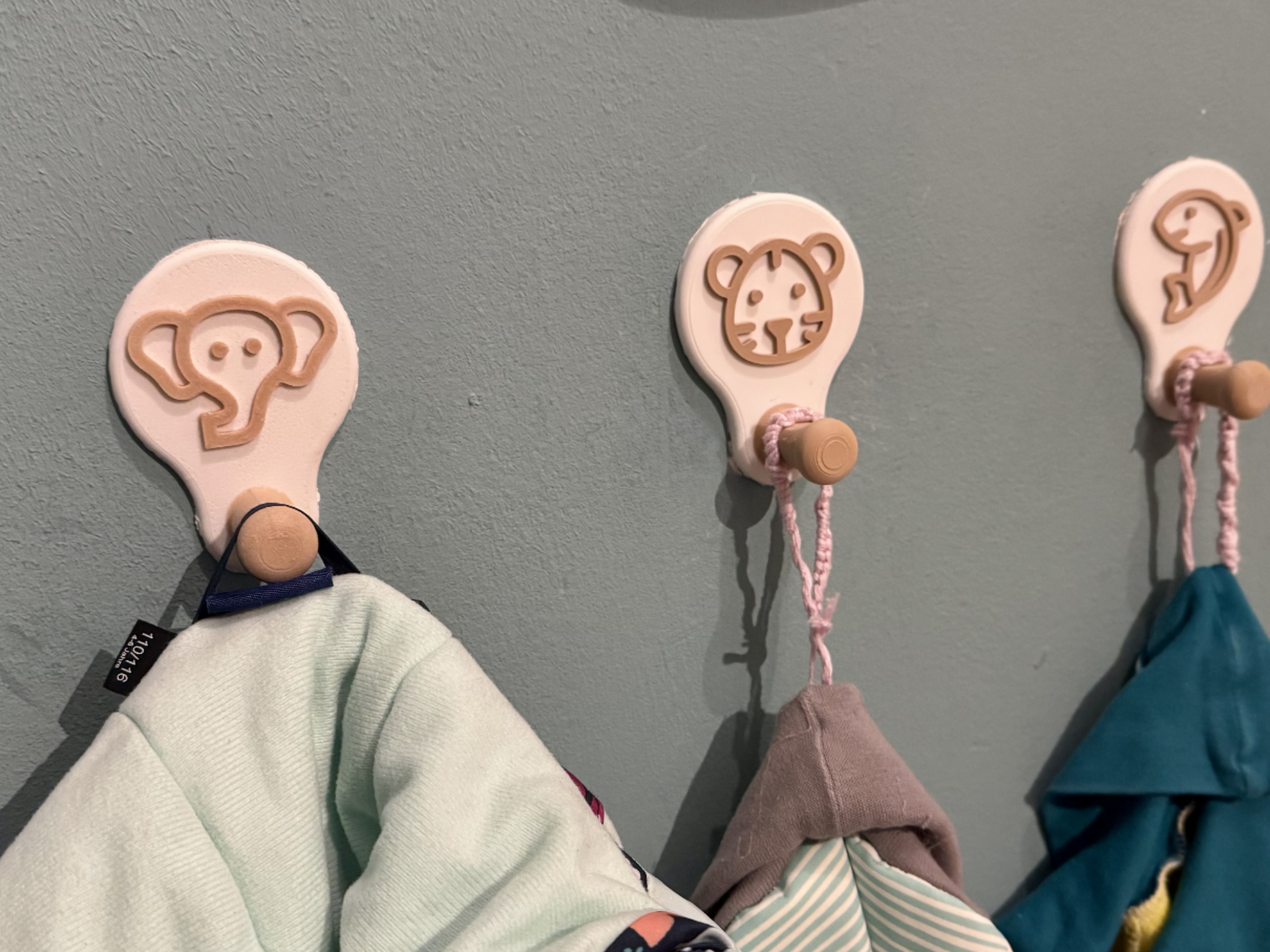 Animal hangers