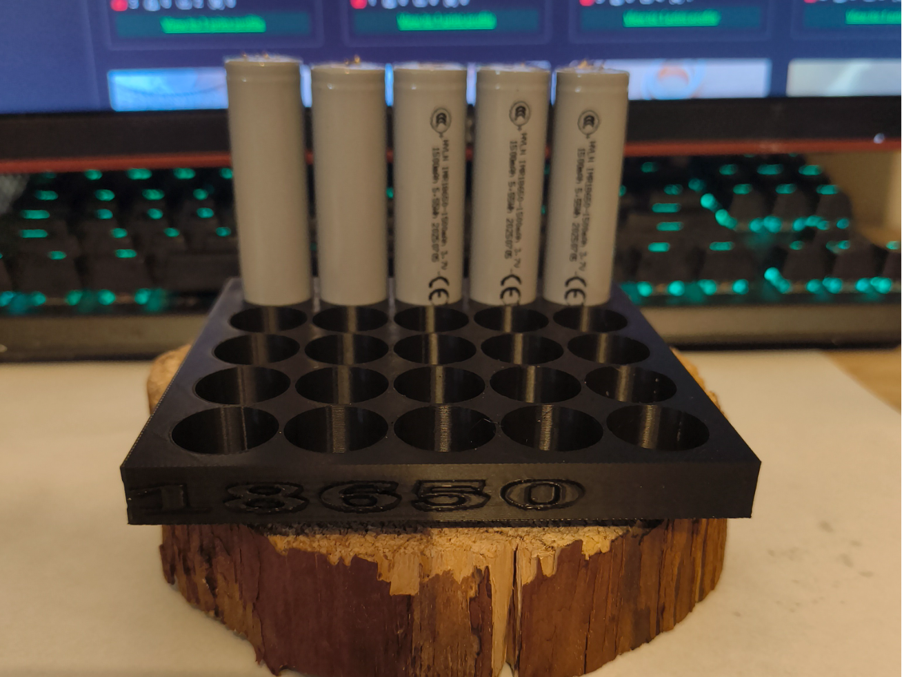 25 16650 battery storage