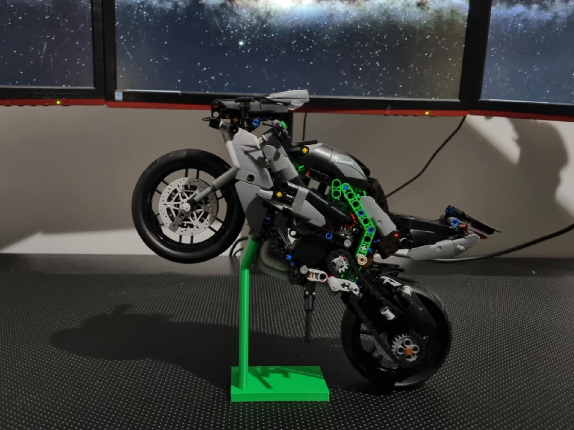 Kawasaki H2 H2R 42170 brick mount wheelie