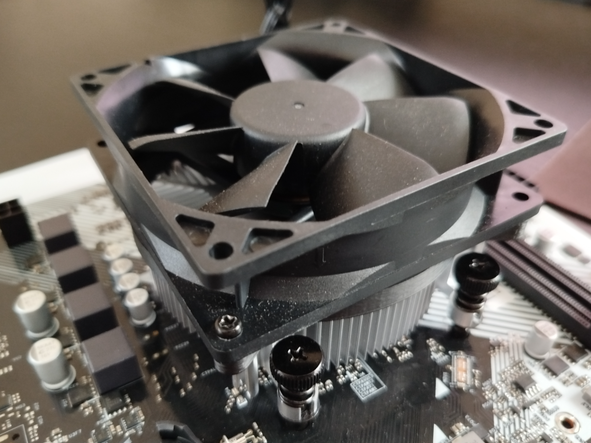 AMD Wraith Cooler mod to 92mm fan