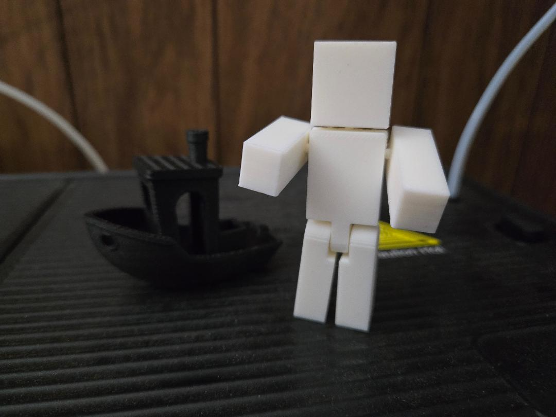 POSABLE FIGURINE PRINT IN PLACE