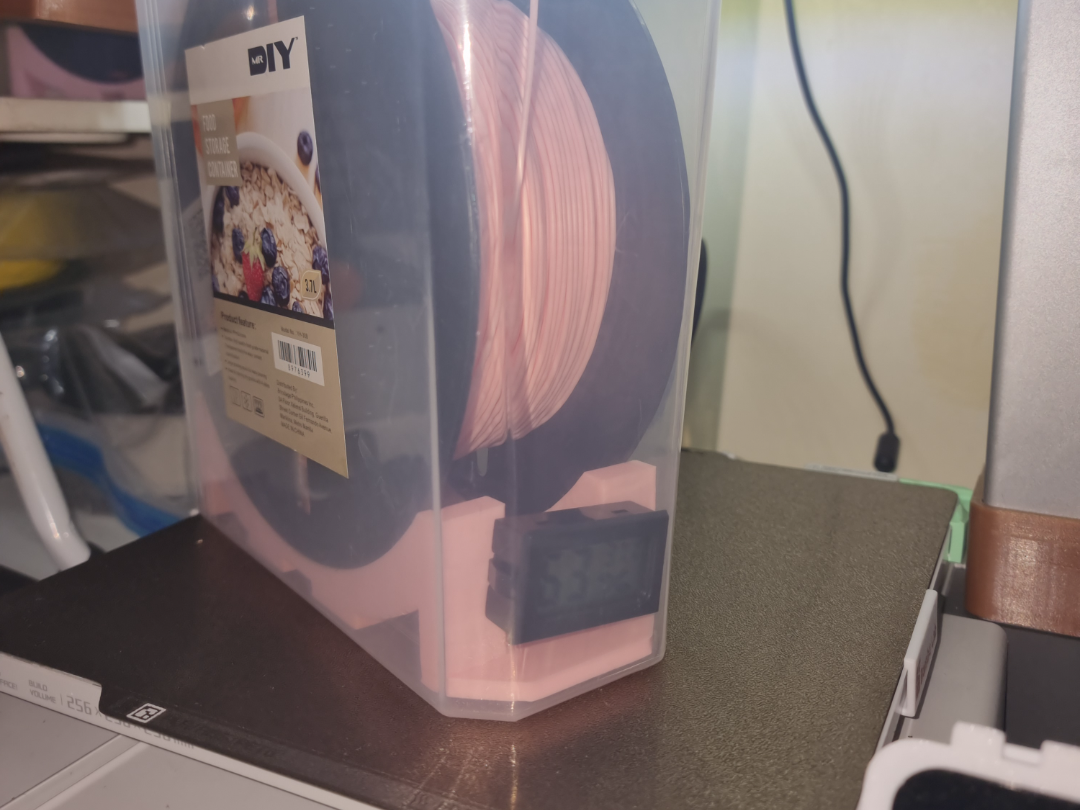drybox 3.7L from mr diy