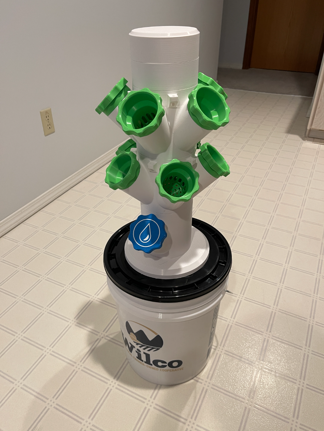 Hydroponic Tower Bucket Bulkhead Fitting