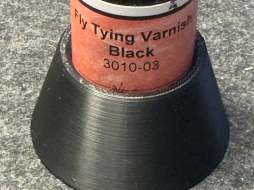 Varnish stand for flytying