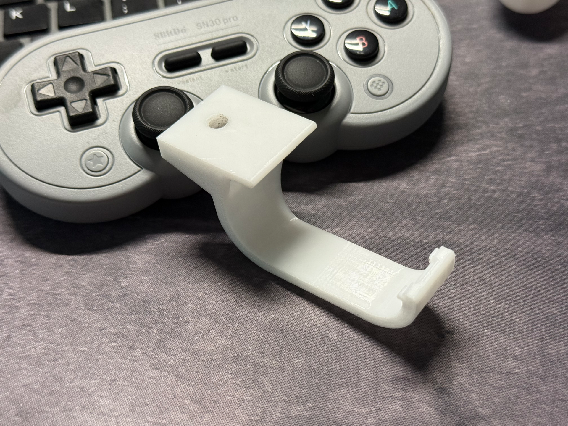 8BitDo SN30 Pro clip with 1/4 screw hole