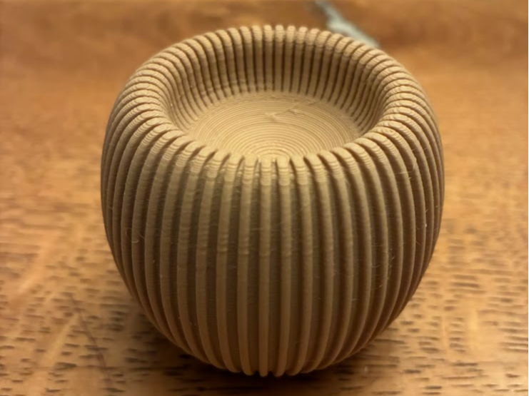 Moderner Eierbecher in sanft runder Form