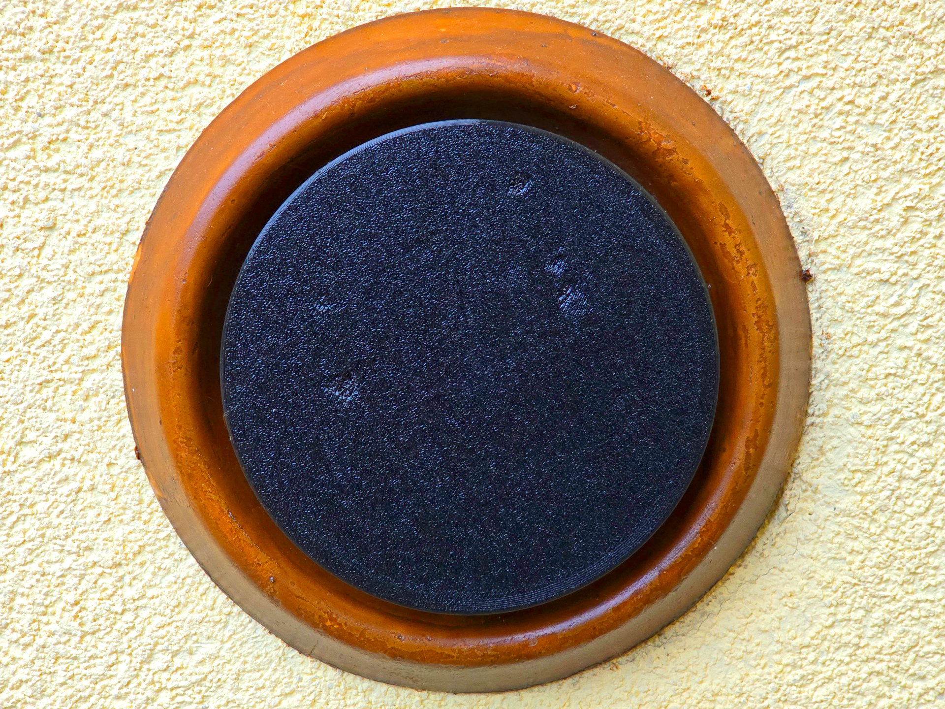 Round ventilation cover