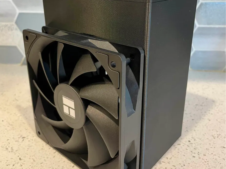 Two bitaxe case with 120mm fan