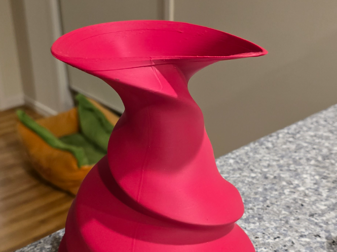 Elyra Vase