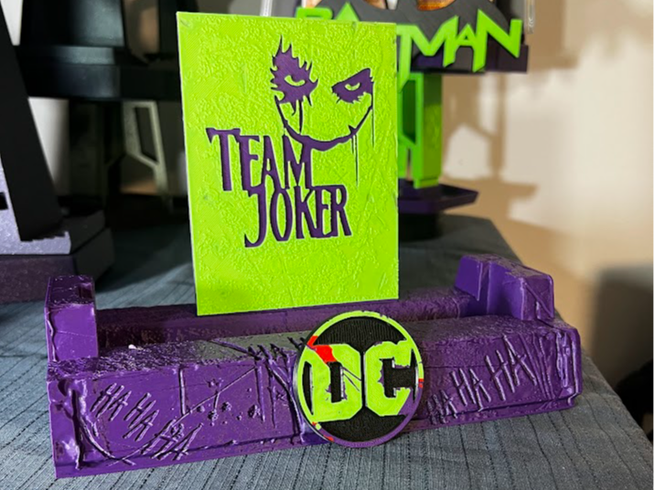 The Joker HaHa / DC - Damaged Graded Comic Stand