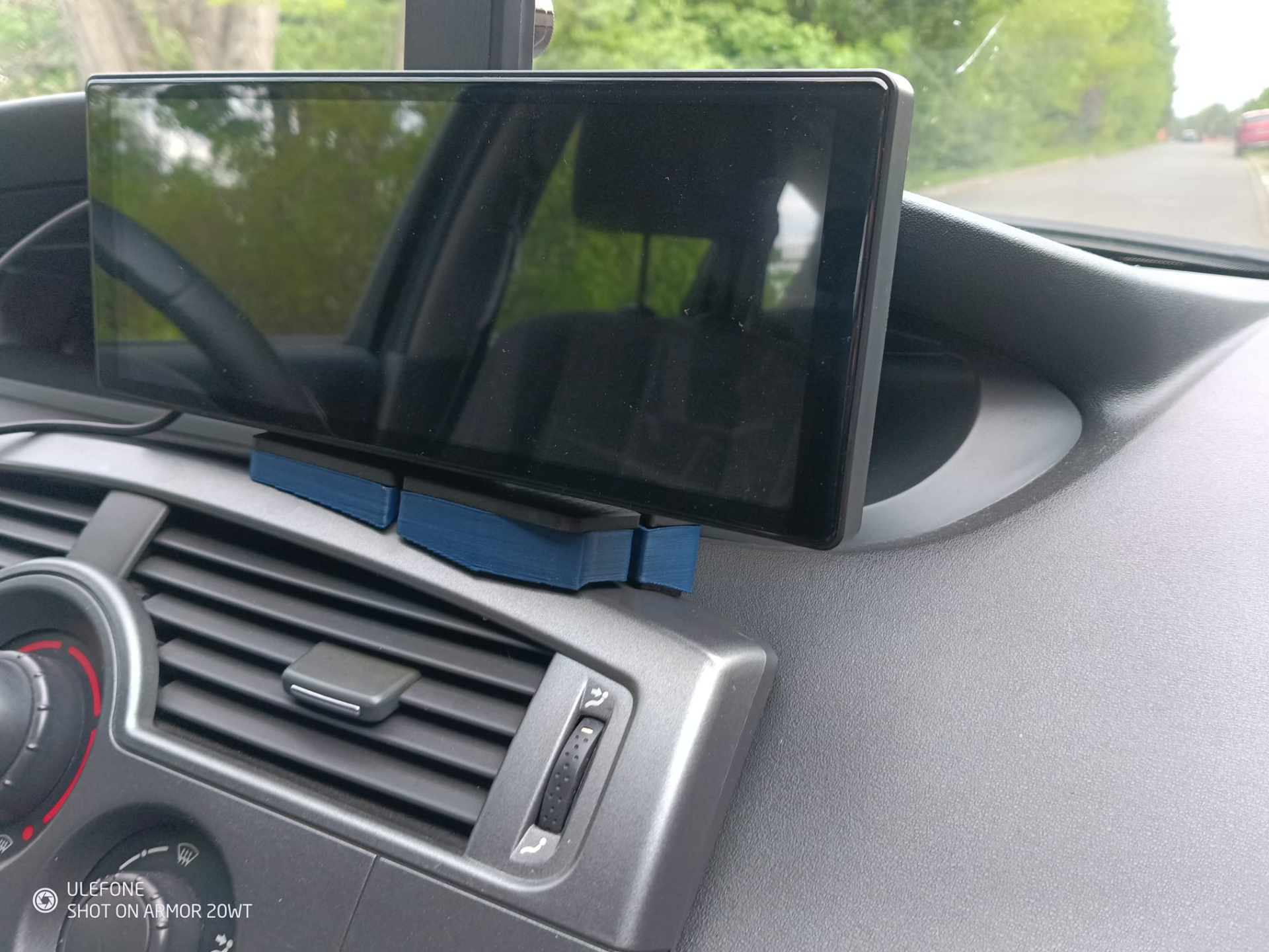 Custom CarPlay Screen Mount for Renault Scenic II