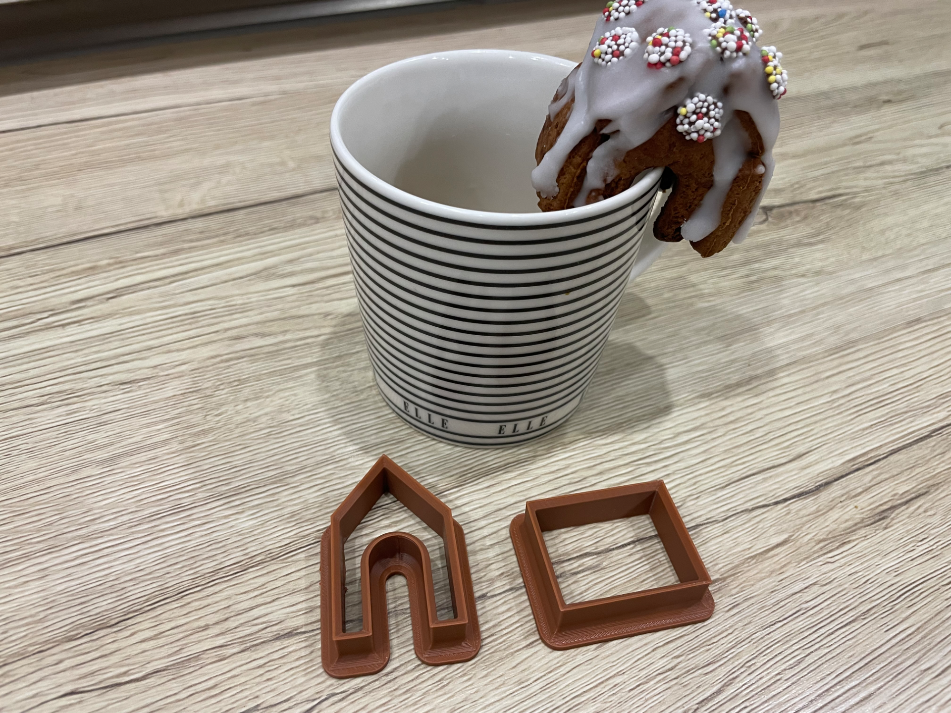 Ausstechformen für kleines Lebkuchenhaus - Tasse