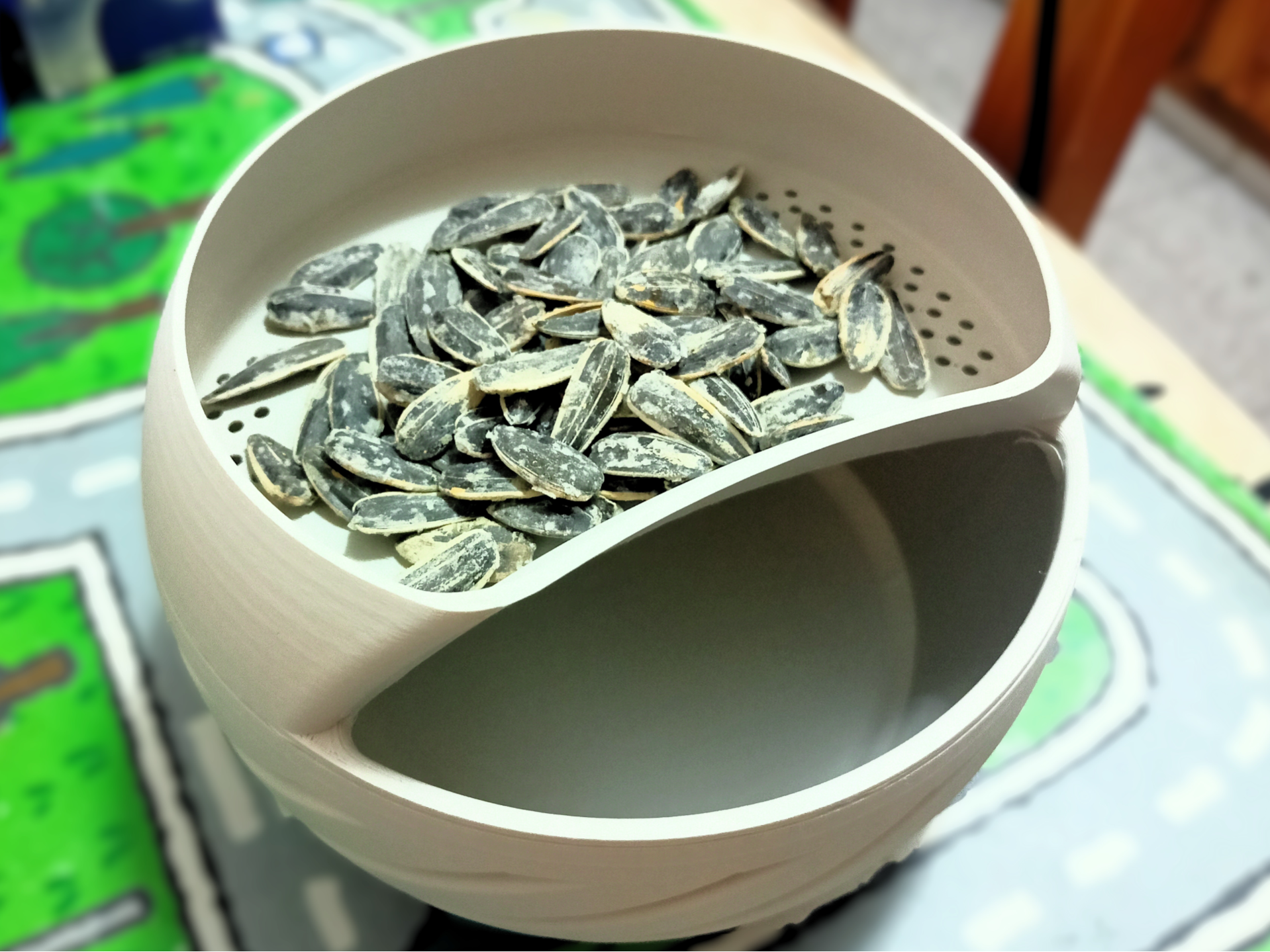 Sunflower/Pistachio Seed Bowl (Pipas/Pistachos) v3