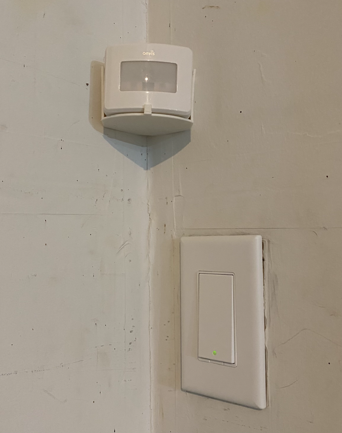 Corner Mount for Onvis Smart Motion Sensor