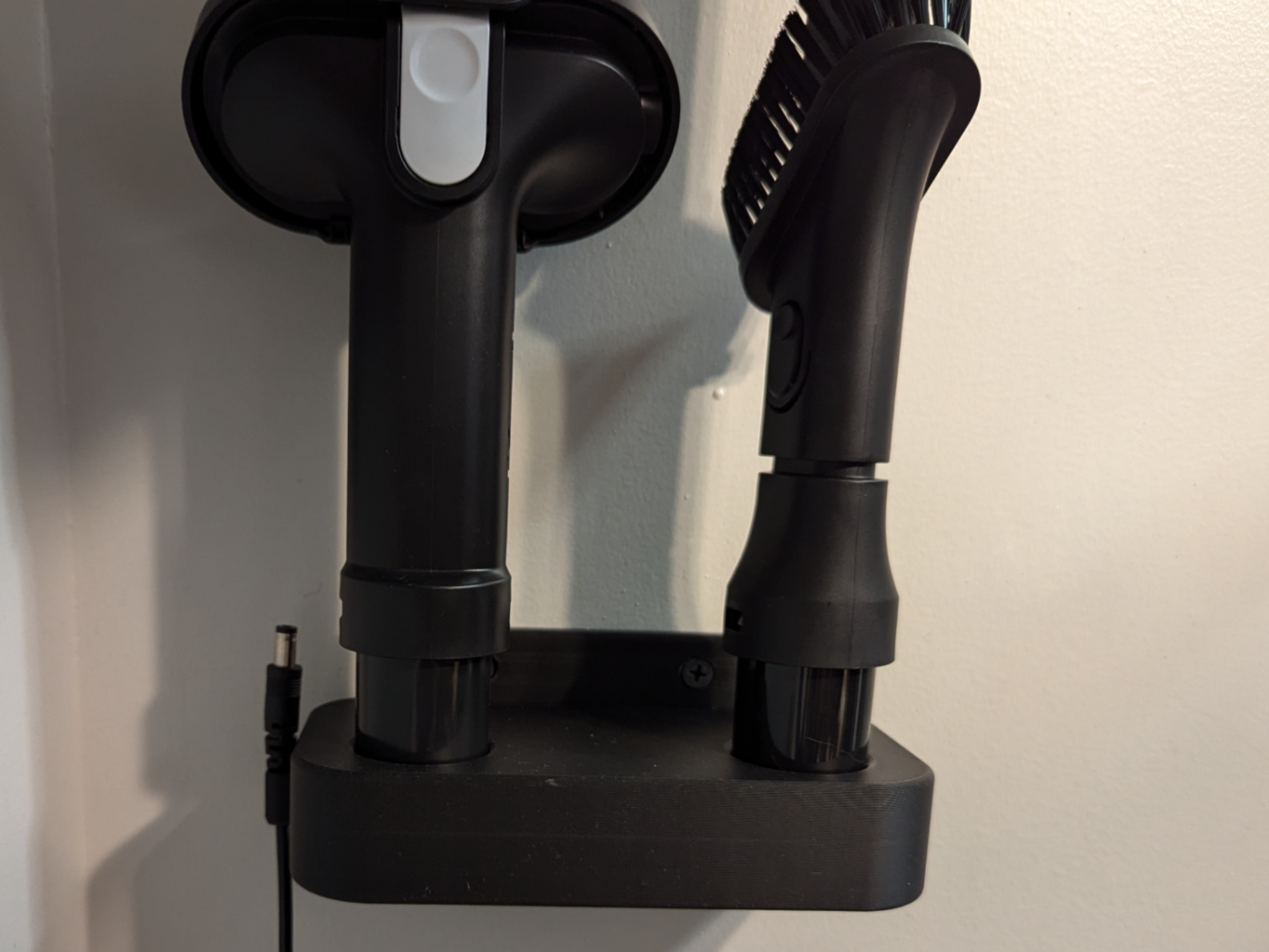 Accessory mount for Levoit LVAC-200 Hand Vacuum