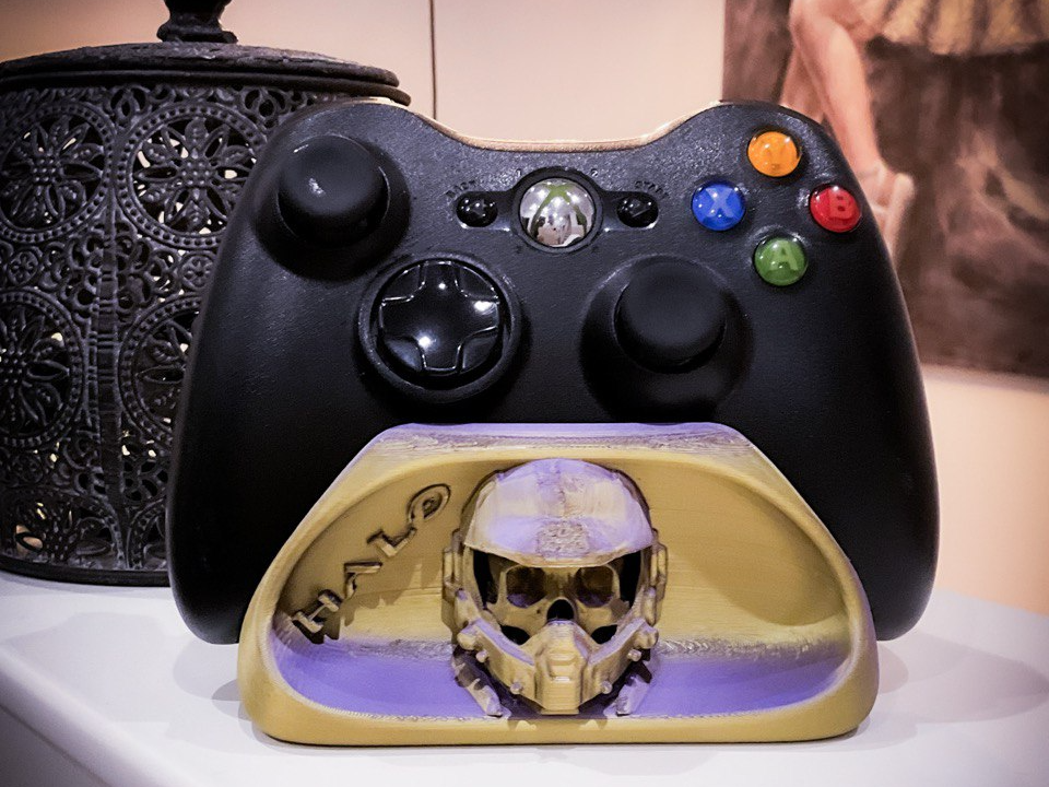 HALO_Xbox_360_Controller_Stand
