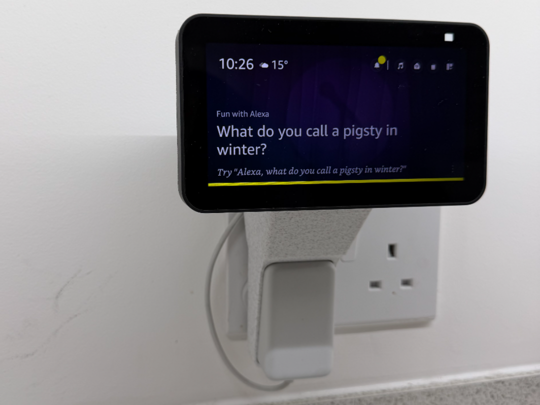 echo show 5 plug stand