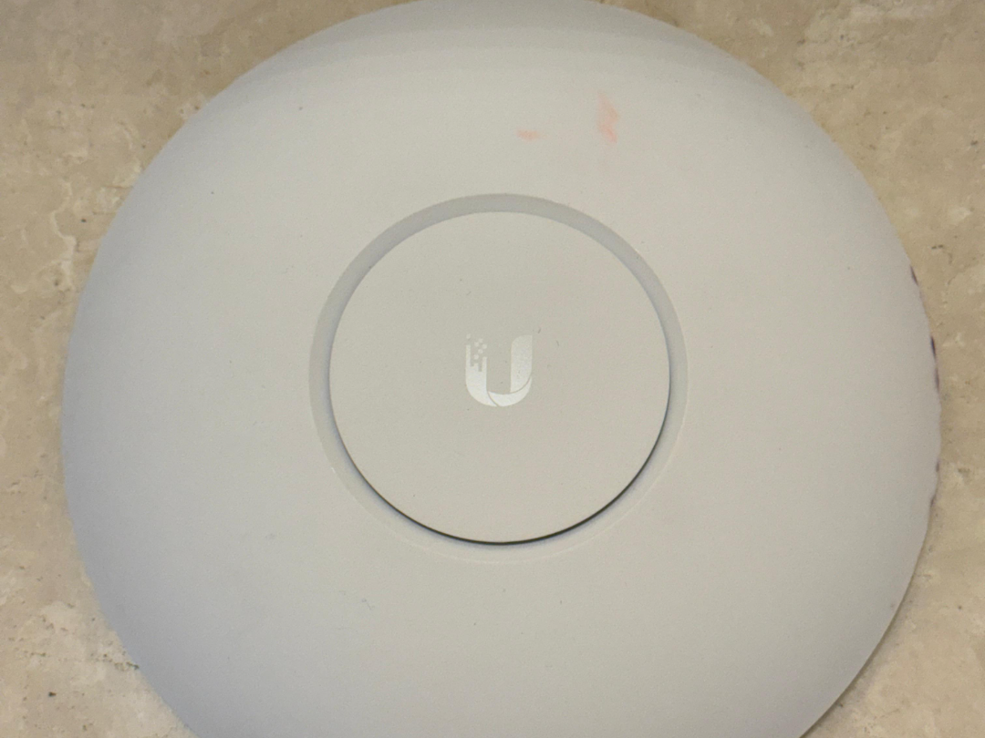 supporto a muro ubiquiti unifi ap ac pro