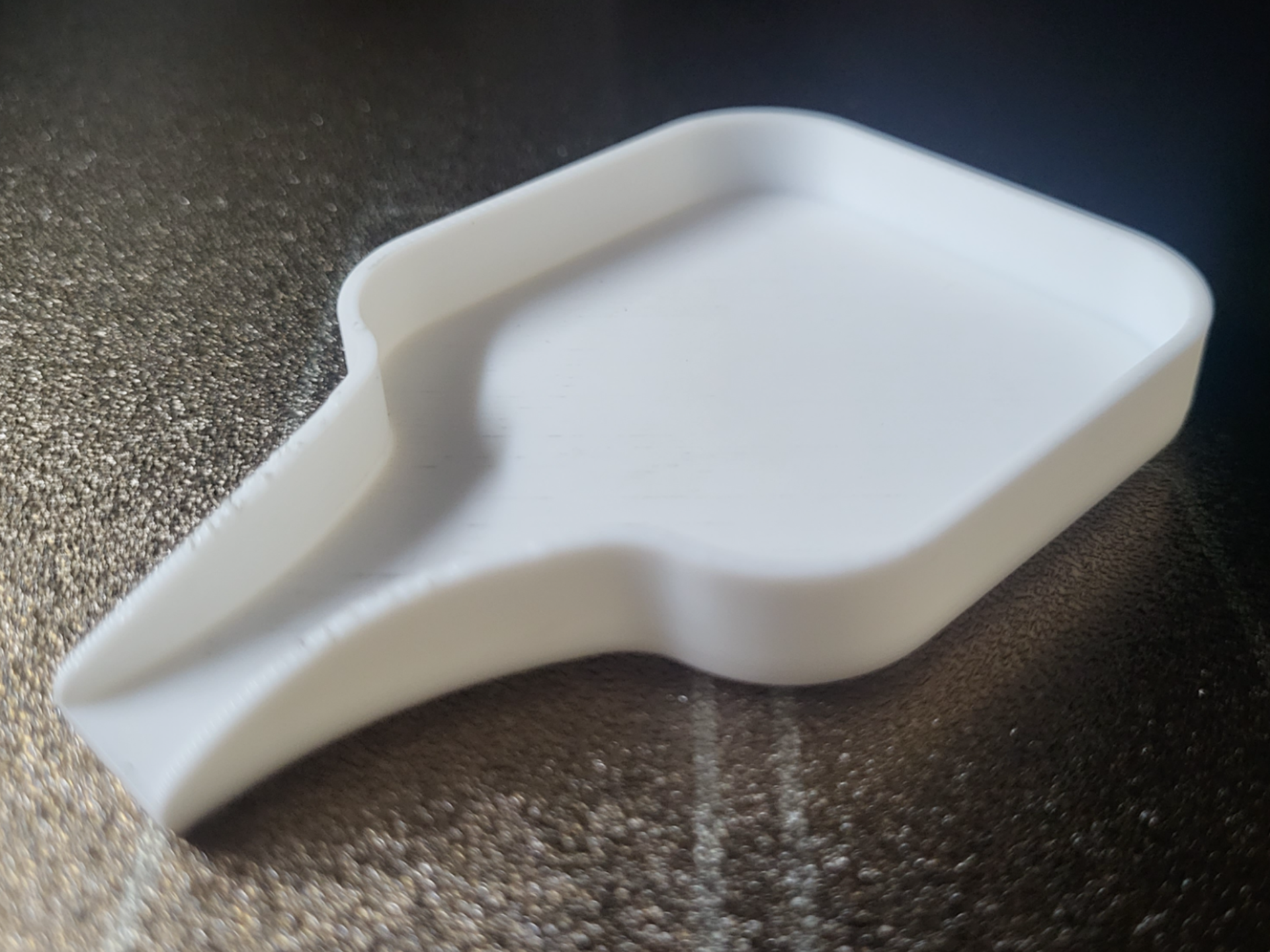 Sorting tray for small parts with funnel