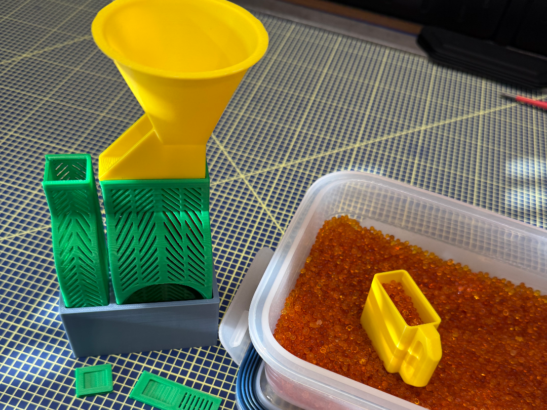DryPod - loading helper and SKADIS holder