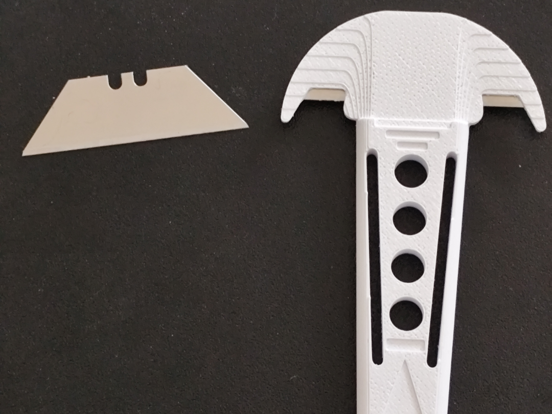 Double blade cutter